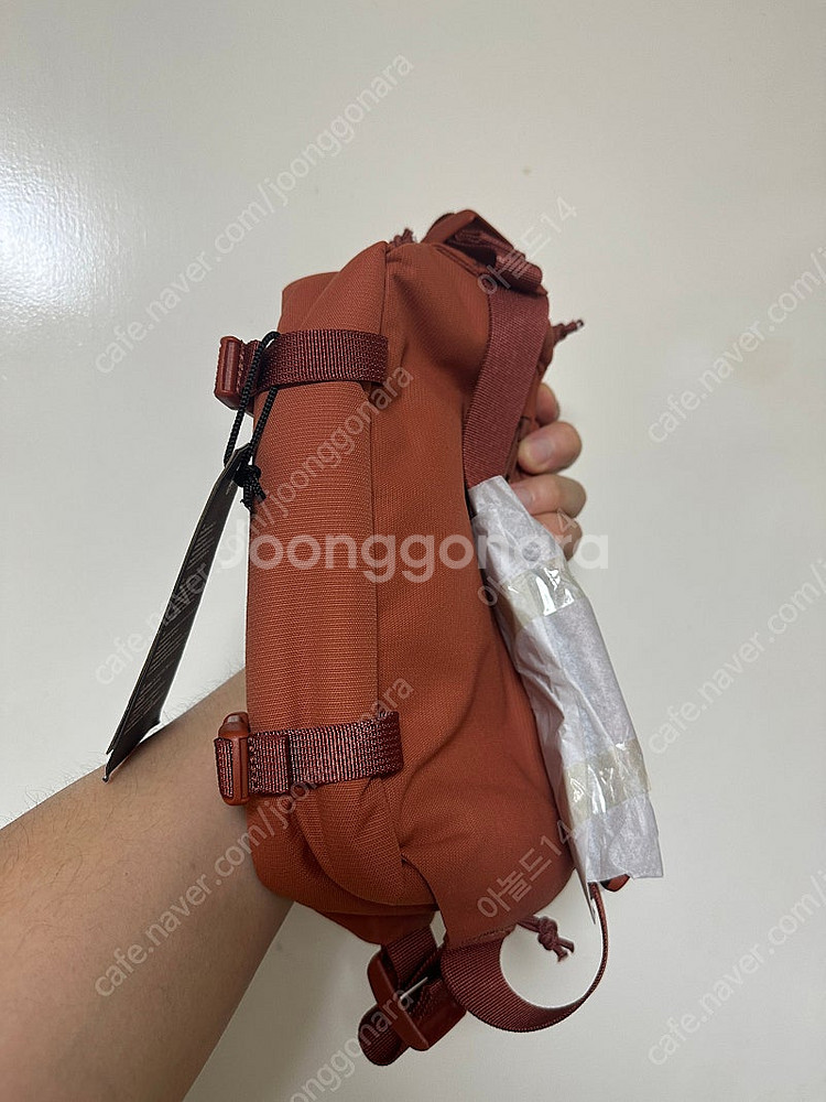 모멘트 MTW Fanny Sling 2L moment 카메라 슬링백--0