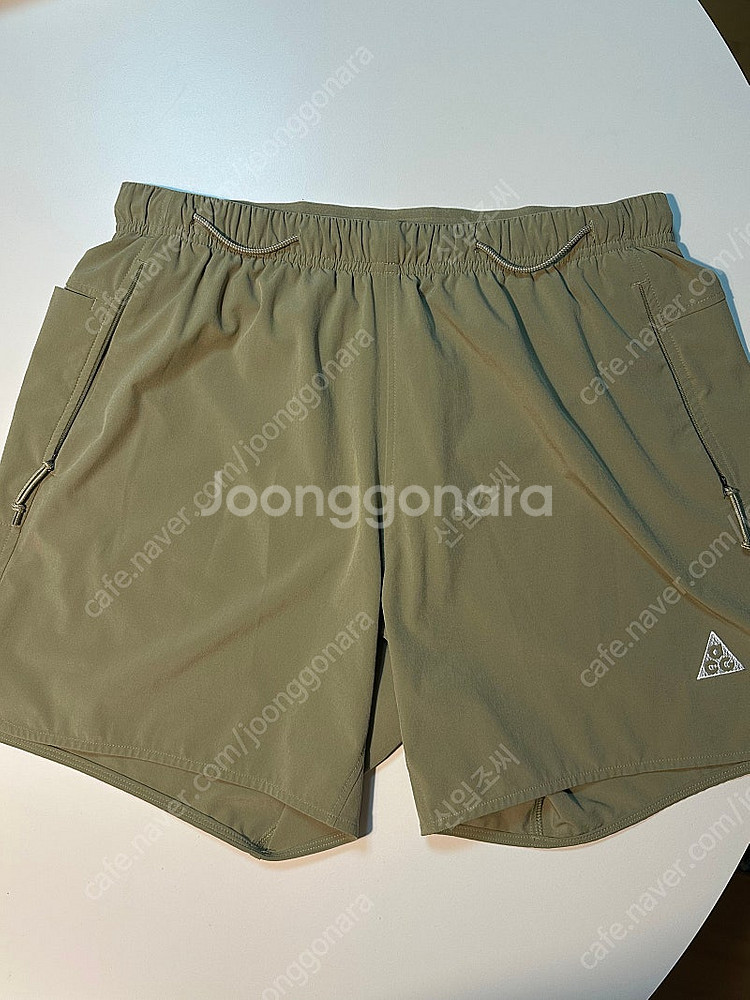Acg 뉴샌즈 쇼츠 올리브 L 사이즈 판매합니다.--0