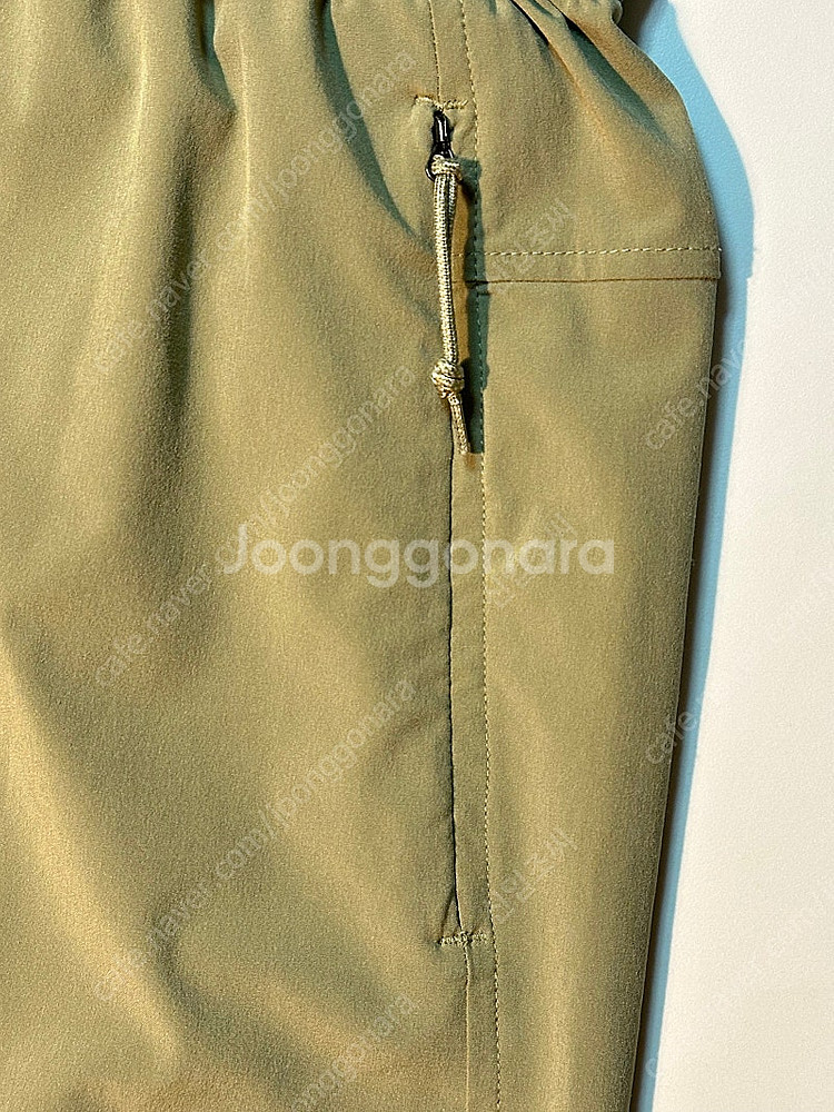 Acg 뉴샌즈 쇼츠 올리브 L 사이즈 판매합니다.--3