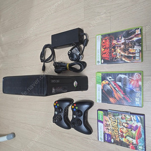 Xbox 360S 본체 세트 판매합니다.