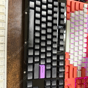 곤님 NERD TKL 청축 올블랙컨셉 싸게 판매합니다 !