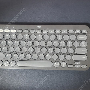 로지텍 멀티페어링 블루투스 페블 k380키보드 팝니다.