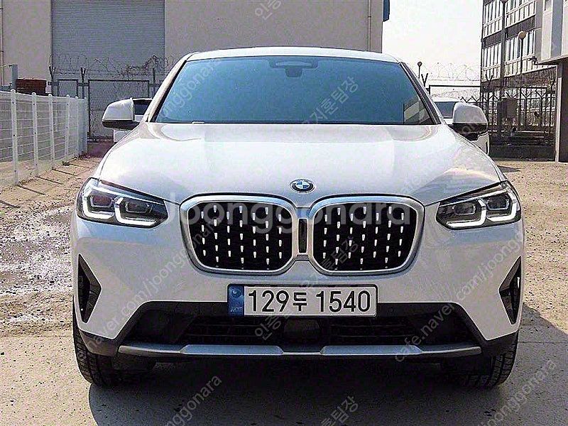 BMW X4 중고 BMW X4 중고차 흰색 2023년식...--0