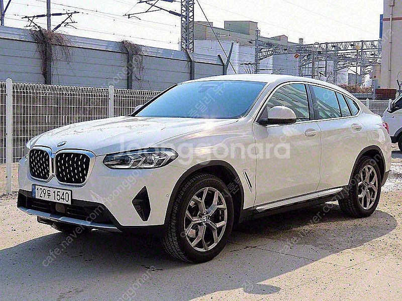 BMW X4 중고 BMW X4 중고차 흰색 2023년식...--3
