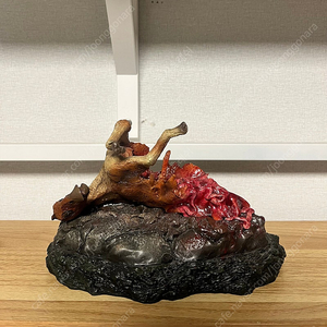 디오라마 공룡 사체 피규어 팝니다.