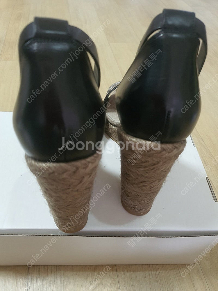 가격내림))브루넬로 쿠치넬리 웨지힐 샌들--2