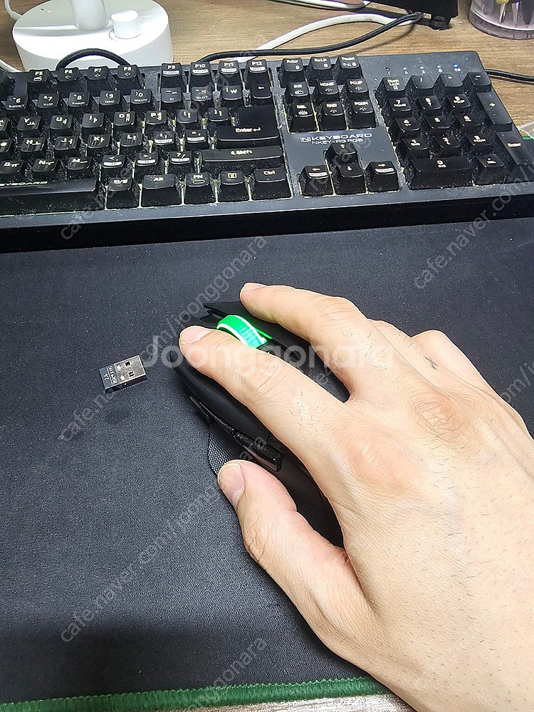 레이저 게이밍 마우스 바실리스크 v3 하이퍼스피드 팝니다.--6