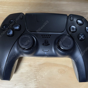PS5 듀얼센스 블랙 백버튼 장착 팔아요.