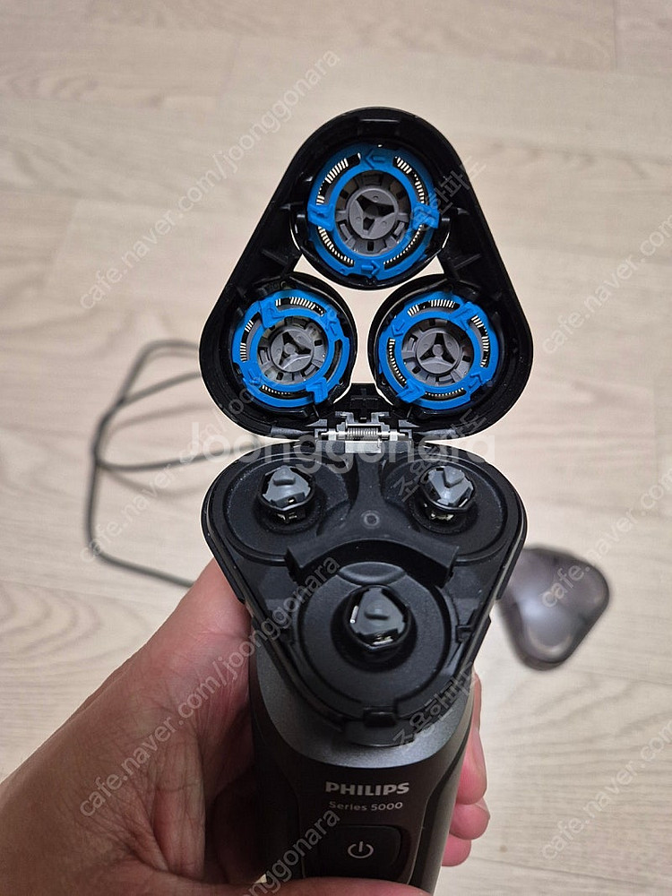 필립스 5000 면도기--2