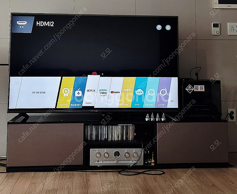 LG 65인치 스마트 TV 와 한샘장식장--1