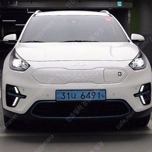 기아 니로 중고 니로 중고차 흰색 2022년식 52,445km 노블레스 개인사업자 차량구매