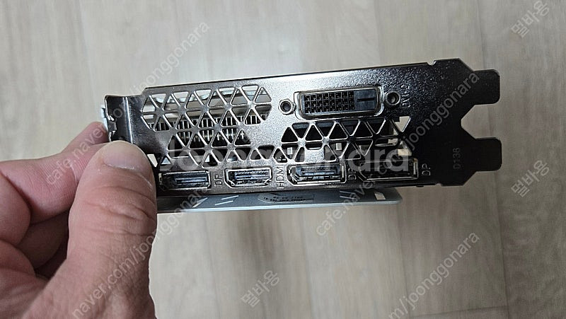 갤럭시 GTX 1080 개간지 EXOC 화이트--2
