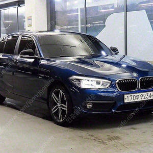 BMW 1시리즈 중고 BMW 1시리즈 중고차 할부 BMW 118D 중고 파란색 2018년식 118d 스포츠 중고자동차
