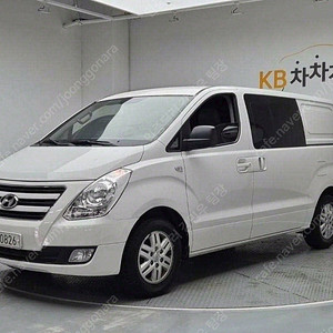스타렉스 5밴 중고차 그랜드 스타렉스 중고 차 흰색 2018년식 62,254km 5인승 모던 중고차 할부견적