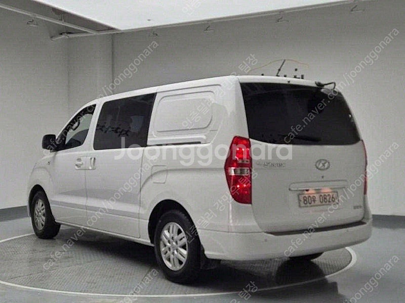 스타렉스 5밴 중고차 그랜드 스타렉스 중고 차 흰색 2018년식 62,254km 5인승 모던 중고차 할부견적--3
