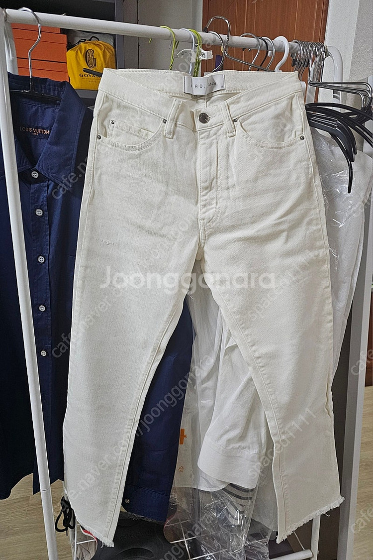 이로 화이트 팬츠--0