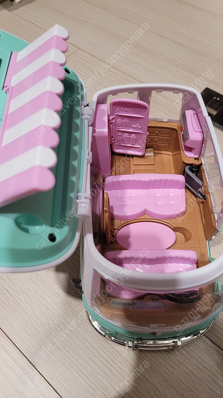 BT21캠핑카 장난감 이미지