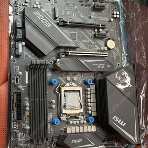 i7‑10700K + MSI MPG Z490 Gaming Edge WiFi + T‑FORCE DDR4 8GB×4