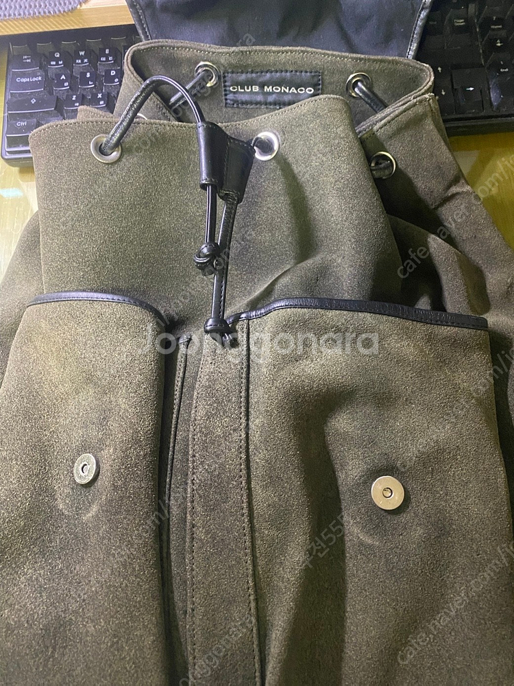 CLUB MONACO. 클럽모나코 소가죽 스웨이드 백팩...--6