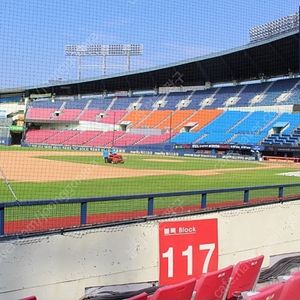6/21 LG 트윈스 vs 두산 베어스 3루 레드석 4연석 통로 명당 양도합니다.