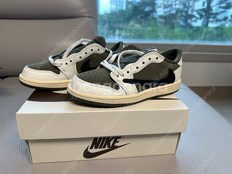 (새상품) 조던 1 로우 x Travis Scott 1...--0