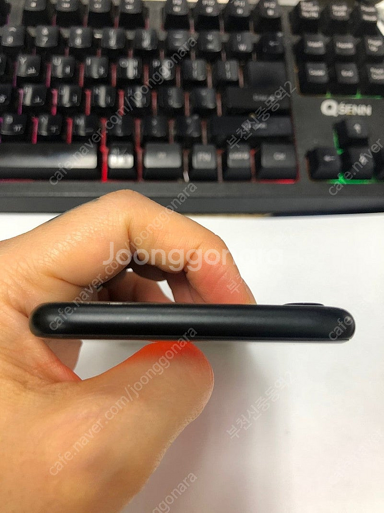 195854 아이폰SE2 블랙 SSS급 64GB 공신폰...--3