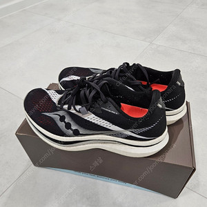 써코니 Saucony 엔돌핀 프로2 265mm 중고 런닝화