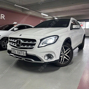 벤츠 GLA 중고 벤츠 GLA클래스 중고 흰색 2019년식 GLA220 프리미엄 중고차카페