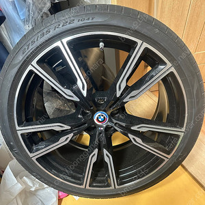 BMW M60i 휠 타이어 한개 747M