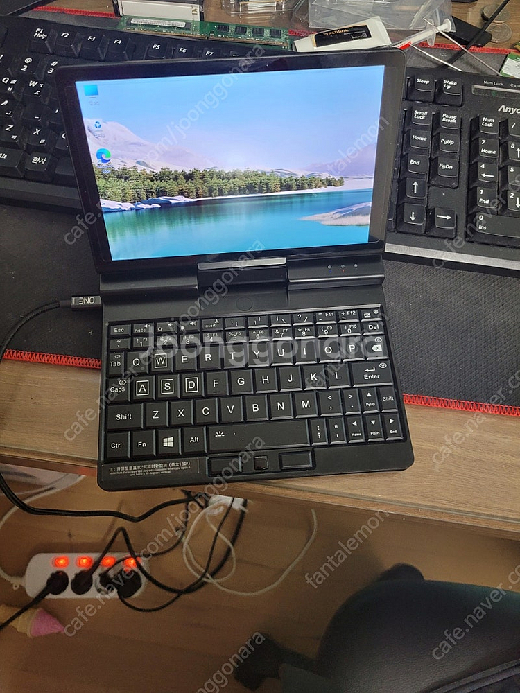 원넷북 a1 pro 7인치 미니노트북 팝니다.--1