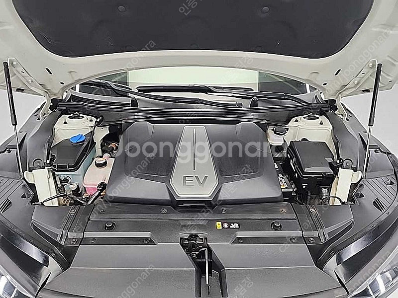 EV6 중고 EV6 중고차 흰색 2022년식 롱레인지 AWD 어스 중고자동차--6