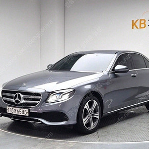 벤츠 E클래스 중고차 벤츠 중고차 수입중고차 회색 2019년식 E220d 아방가르드 중고차구매