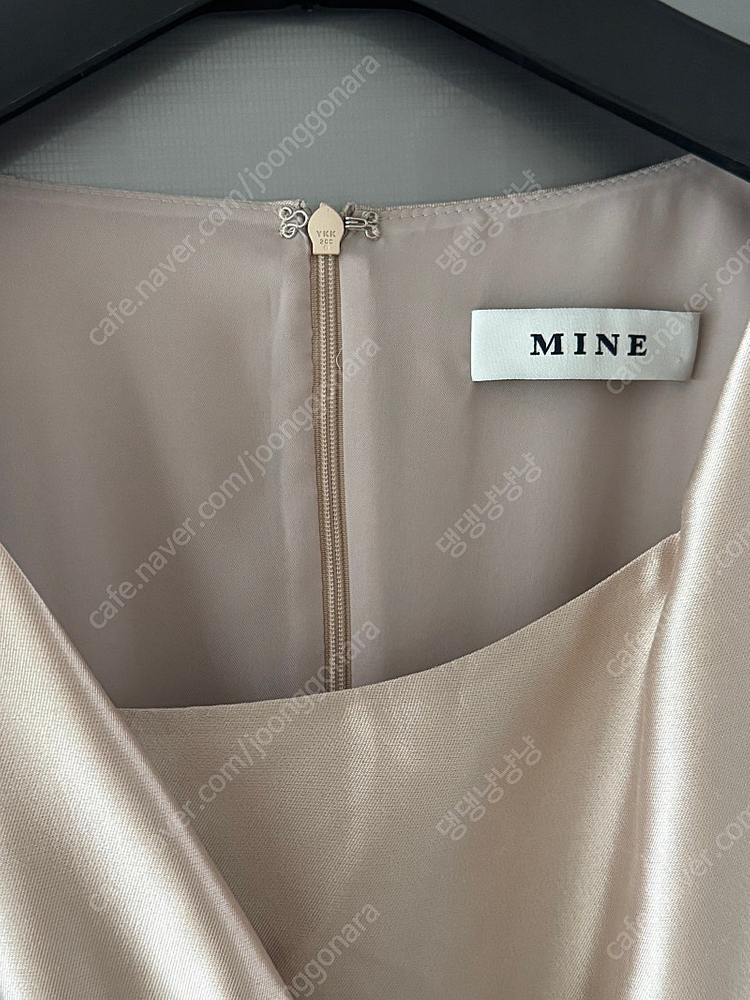 (가격내림) 한섬 마인 실크 새틴 원피스 베이지 이미지