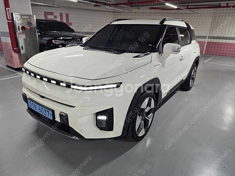 흰색 토레스 중고 EVX E7 중고차 리스 가능 차량 29,903 km--0