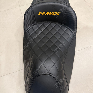 Nmax125 엠보싱 튜닝시트 팝니다