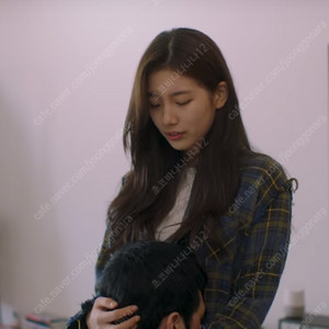 수지착용/ R13 수지 체크셔츠