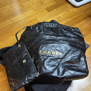 샤넬 22백 블랙 미듐