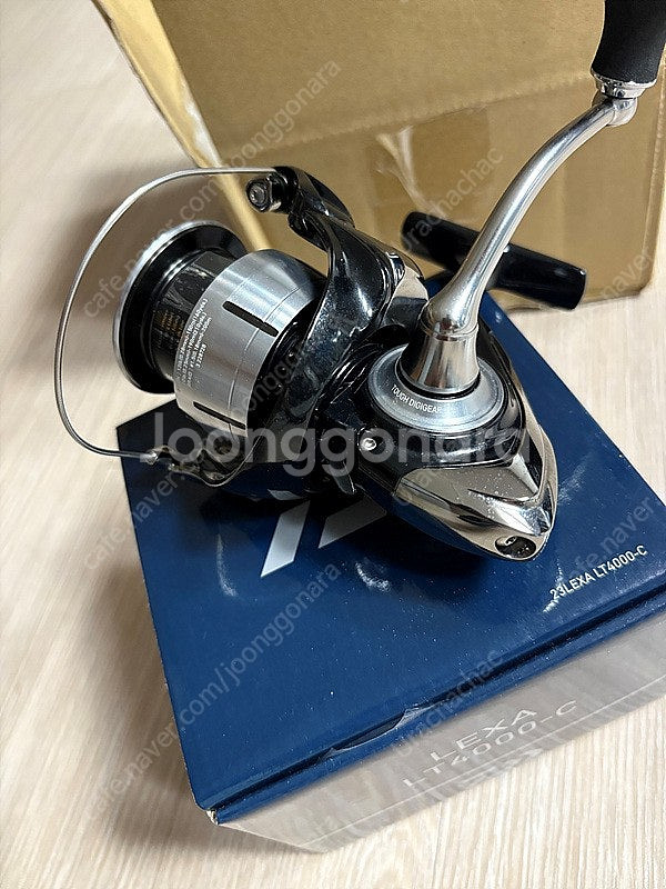 다이와 23 렉사 LT4000-C 직수품 스피닝릴 팝니다--1