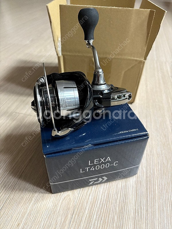 다이와 23 렉사 LT4000-C 직수품 스피닝릴 팝니다--0