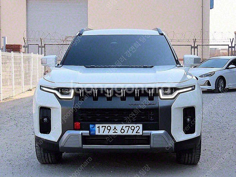 토레스 중고차 쌍용 중고차 흰색 2023년식 24,857km 1.5 GDI-T 4WD T7 중고차판매--0