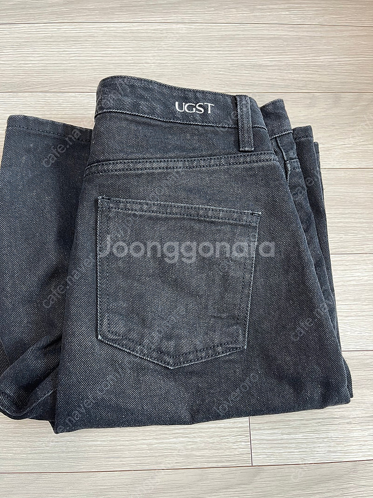 어그스트 UGST 블랙 하프데님--2