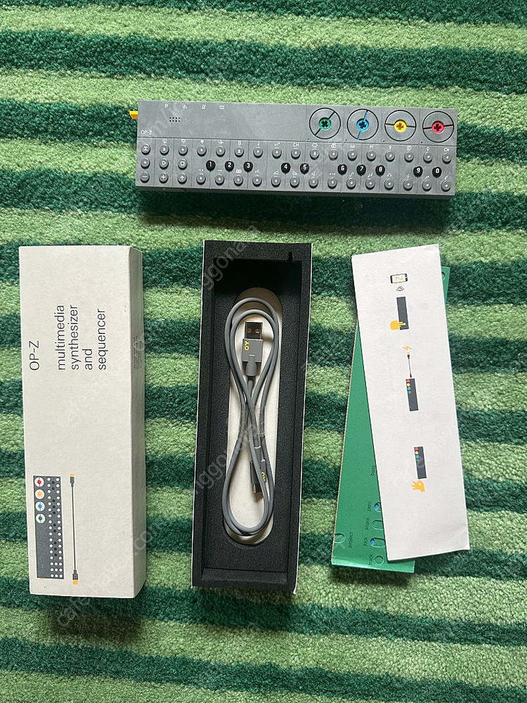 Teenage Engineering OP-Z 십대 엔지니어링 신디사이저 판매합니다 이미지