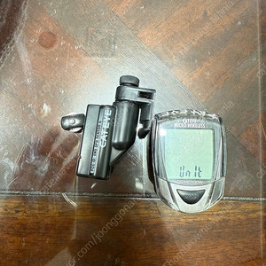 자전거 속도계 어제 건전지 교체 상태최상급 말레이시아산 싸게 급처합니다.!!!