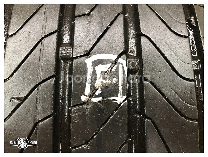 중고타이어 콘티넨탈 울트라콘택트6 UC6 235/45R...--6