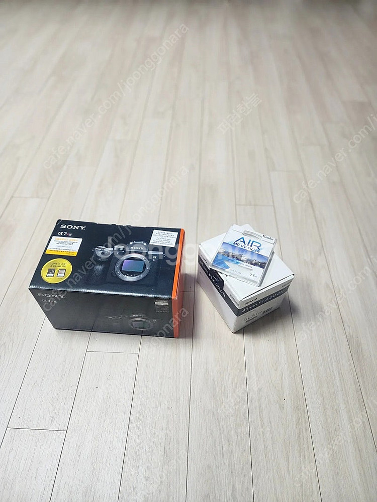 소니 A7R3 + 시그마 85 dn gn 팝니다--1