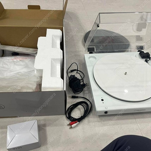 오디오테크니카턴테이블 AT-LP60XBT 화이트
