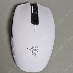 레이저 오로치 v2 화이트