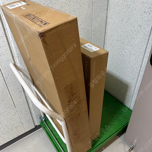 청주/세종) 삼성 스마트모니터 M7 32인치 + 정품 무빙 스탠드 삼탠바이미 화이트 미개봉 새제품 판매. 택배가능