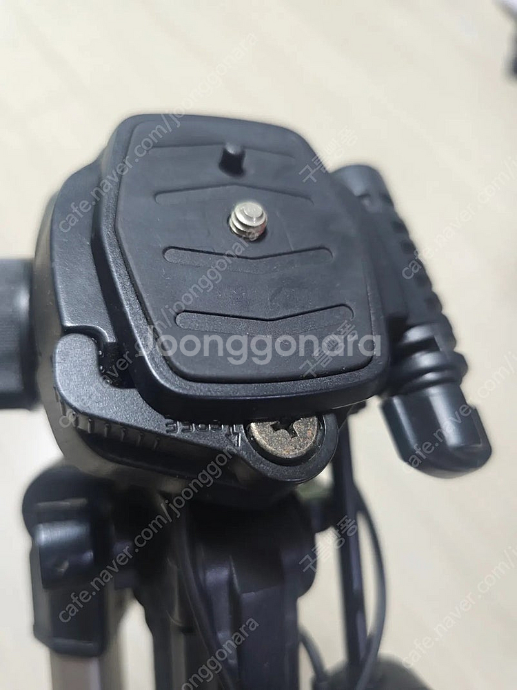 소니 VCT-D680RM 삼각대--1