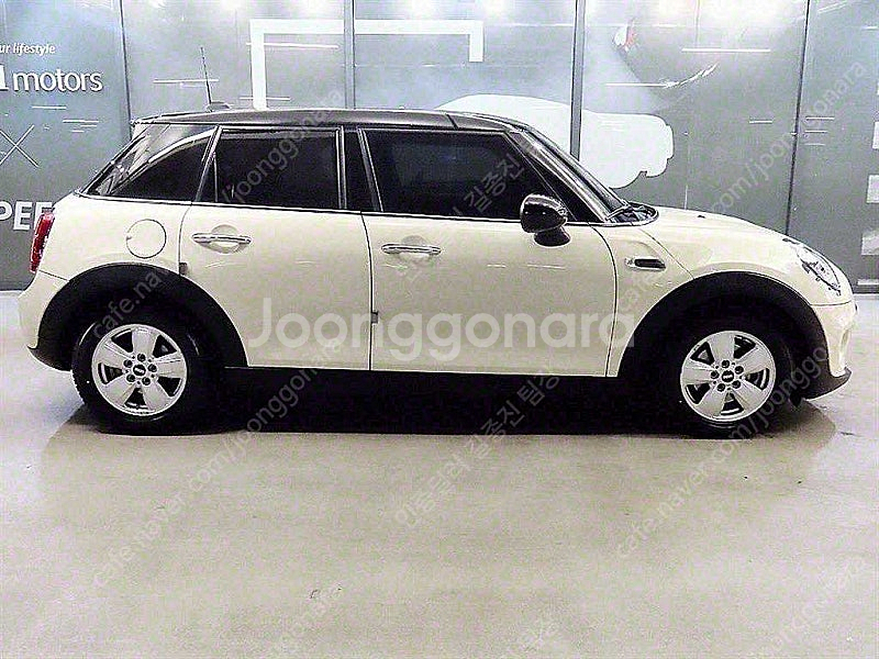 중고 미니쿠퍼 중고 가격 미니쿠퍼 5도어 중고 흰색 2019년식 17,666km 5도어 기본형 3세대 중고차 모의견...--4